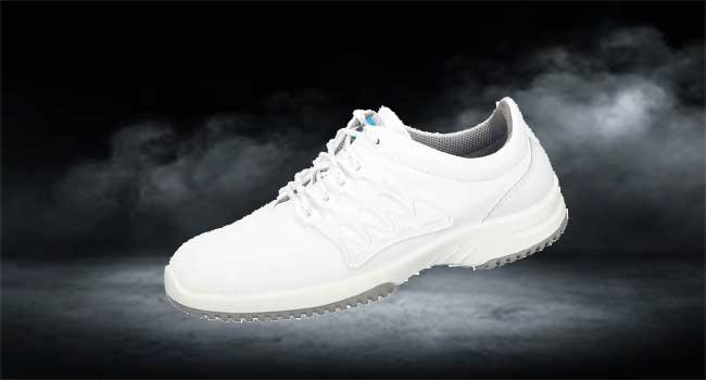 Halbschuhe & Stiefel